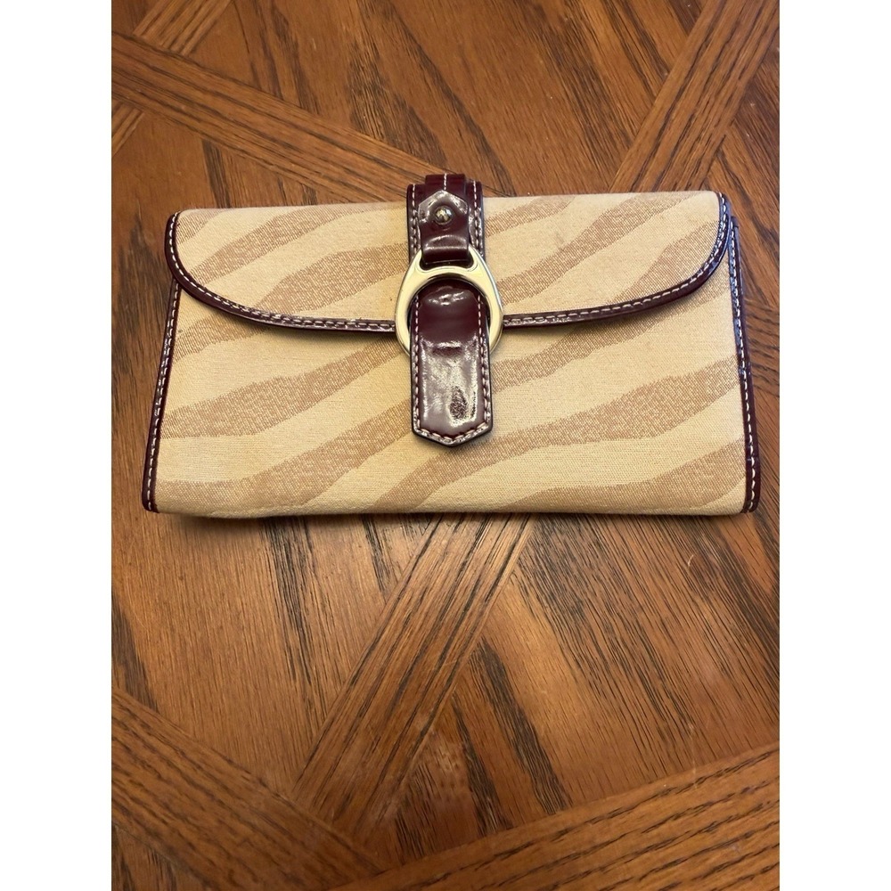 Dooney & Bourke Cream/Tan Zebra Stripe Leather Shoulder Bag & Matching Wallet - Picture 13 of 16